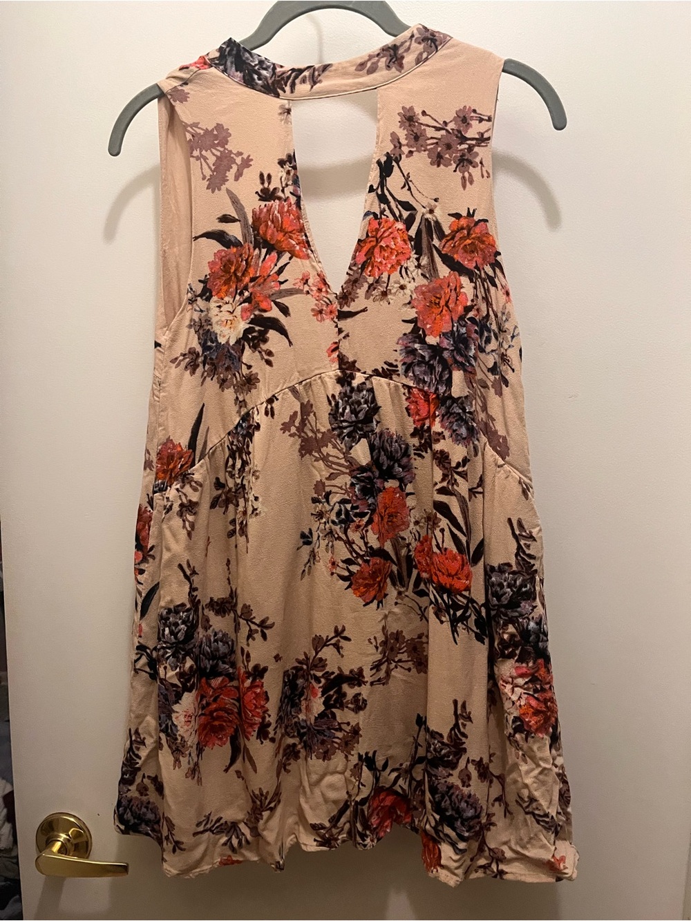 Altar’d State Beige Floral Scoop Neck Sleeveless Tunic